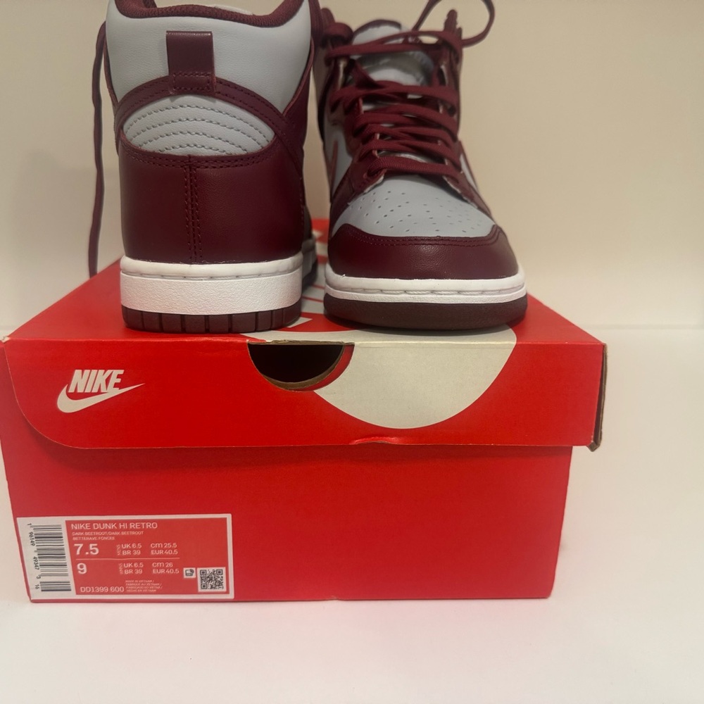 *NIB* NIKE DUNK HI RETRO DARK BEETROOT - M 7.5 / W 9 US - Picture 4 of 7